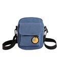Blaue Umhängetasche aus Segeltuch mit Orangen-Cartoon-Patch und schwarzem Gurt - Blau