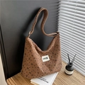 Borsa a tracolla in velluto a coste marrone con motivi a farfalla e tracolla regolabile - Marrone
