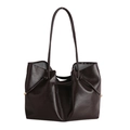 Bolso tote plissettato café marrón con detalles de cordón y correas finas para hombro - Marrón