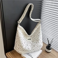 Borsa a tracolla in velluto a coste con motivi a farfalla e patch SWIM - Bianco
