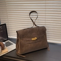 Grande borsa a mano retrò in camoscio marrone con chiusura dorata per uso quotidiano - Marrone