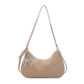Minimalistische beige matte handtas met parelmoeren strikhanger en schouderriem - Khaki