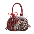 Bolso con estampado de leopardo, asas de cuero rojo y colgante de cereza decorativo - Leopardo Rojo
