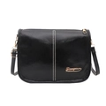 Borsa a tracolla in pelle verniciata nera con cuciture bianche e logo in metallo oro - Nero