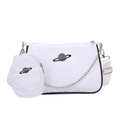 Borsa baguette 2 in 1 bianca in nylon con astuccio rotondo e catena d'argento - Bianco