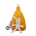 Lindo bolso bandolera de lona amarillo brillante con conejo de peluche 3D y correa ajustable - Amarillo