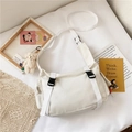 Borsa a tracolla in tela bianca con tracolla regolabile e ciondolo orsetto di peluche - Bianco Con Ciondolo Orso Timido