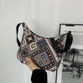 Borsa a tracolla etnica intrecciata con motivi geometrici e tracolla regolabile - Arcobaleno