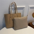 Minimalistische khakifarbene PU-Einkaufstasche mit passender Reißverschlusstasche und Golddetails - Khaki