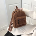 Mini zaino in pile marrone per donna con morbida consistenza di peluche e spalline regolabili - Marrone