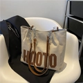Gebroken witte canvas shopper met bruine lederen HOOTO-letters en kettingriemen - Broken Wit