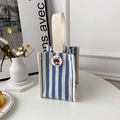 Mini bolso de lona con rayas azules y blancas con lindo broche de dibujos animados - Azul