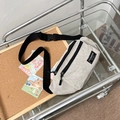 Beige Cord-Gürteltasche mit zwei Reißverschlussfächern und verstellbarem Gurt - Grau