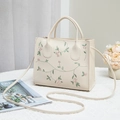 Elegante borsa a mano quadrata bianco crema con ricami floreali e tracolla rimovibile - Bianco Sporco