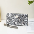 Silberne Pailletten-Clutch mit grauem Samt und goldenem Schmetterlingsverschluss - Silber