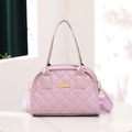 Borsa a tracolla lilla con trama trapuntata a rombi e placchetta in metallo dorato - Viola
