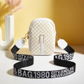 Mini borsa a tracolla bianca con motivo geometrico giallo e ampia tracolla logo - Bianco