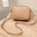 Borsa a tracolla beige in ecopelle con trapuntatura a V e ampia tracolla - Albicocca
