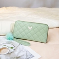 Portefeuille matelassé en peluche vert menthe avec logo papillon blanc et pompon doux - Vert