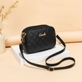 Borsa a tracolla trapuntata nera con tripla cerniera e finiture in metallo oro - Nero B