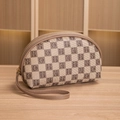 Mini pochette a mezzaluna a scacchi beige e caffè con eleganti motivi di lettere - Albicocca