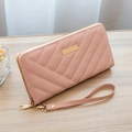 Portefeuille long rose zippé en cuir PU matelassé avec barre dorée et dragonne amovible - Rose