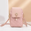 Rosafarbene gesteppte Handytasche mit goldener Krone auf Marmoroberfläche - Rosa