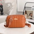 Bruine gewatteerde crossbodytas voor dames met verstelbare nylon schouderband - Bruin
