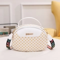 Borsa a mano bianca semicerchio con motivi gialli e tracolla colorata con logo moda - Bianco