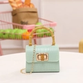 Mini borsa verde menta effetto coccodrillo con manico in bambù e catena dorata sottile - Verde