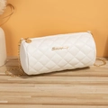 Borsa a cilindro in pelle bianca trapuntata con catena dorata e cuciture a rombi - Bianco