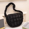 Borsa a spalla nuvola nera trapuntata con manico arricciato e design a mezzaluna - Nero