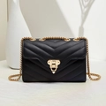 Bolso bandolera acolchado negro con costuras en V y correa de cadena dorada para mujer - Negro