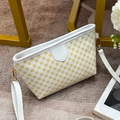 Sac bandoulière moderne blanc avec motifs géométriques jaunes et détails dorés - Blanc