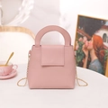 Mini bolso Boston rosa con asa redonda, cadena dorada y acabado en piel sintética para mujer - Rosa