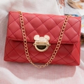 Borsa a tracolla trapuntata rossa con catena dorata e fibbia a forma di Mickey Mouse - Rosso