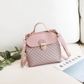 Pink floral crossbody handbag with vintage pattern and gold heart-shaped twist lock - Pink