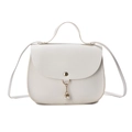 Borsa a sella bianca in ecopelle con bottone dorato e dettaglio catena di perle elegante - Bianco