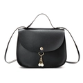 Borsa a mano nera in pelle PU con fibbia dorata e ciondolo con perle finte - Nero