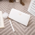 Portefeuille long blanc brillant pour femme avec papillon en métal et pompon doux - Blanc