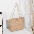 Sac seau matelassé beige élégant avec bandoulière chaîne dorée et fermoir carré - Kaki
