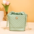 Sac seau vert menthe avec matelassage en V, chaîne dorée et cordon de serrage - Vert