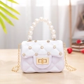 Mini bolso jelly blanco con diseño de rombos, asa de perlas y cadena dorada elegante - Blanco
