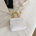 Sac à main blanc élégant à texture litchi avec poignée chaîne dorée et bandoulière chic - Blanc Motif Litchi