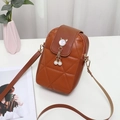 Petit sac bandoulière marron en cuir PU avec matelassage triangle et pompon perle - Marron