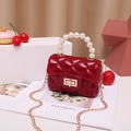 Rote gesteppte Jelly-Tasche mit Perlengriff und goldener Kette im Mini-Format - Rot