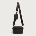 Retro bruine crossbody tas set met monogram, brede band en klein extra tasje - koffiekleur