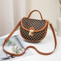 Sac bandoulière marron imprimé géométrique avec boucle dorée et poignée en cuir - Marron Imprimé