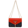 Borsa a catena in pelle rossa e paillettes blu con testa di cervo dorata e nappa - Rosso