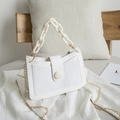 Borsa hobo bianca con trama a coccodrillo e manico a catena in acrilico trendy - Bianco